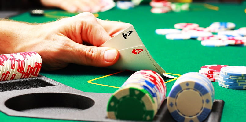 Tránh những sai lầm khi Bluff trong Poker để không mất tiền oan
