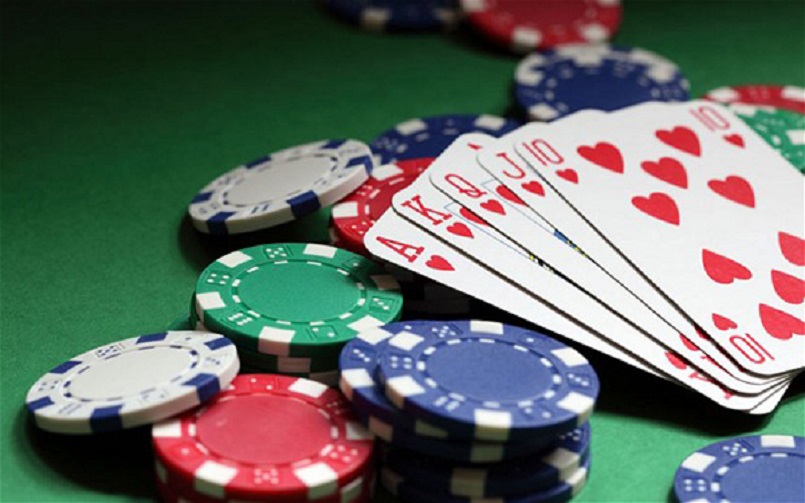 Tìm hiểu sơ lược về Game Bài Poker cực kỳ hấp dẫn